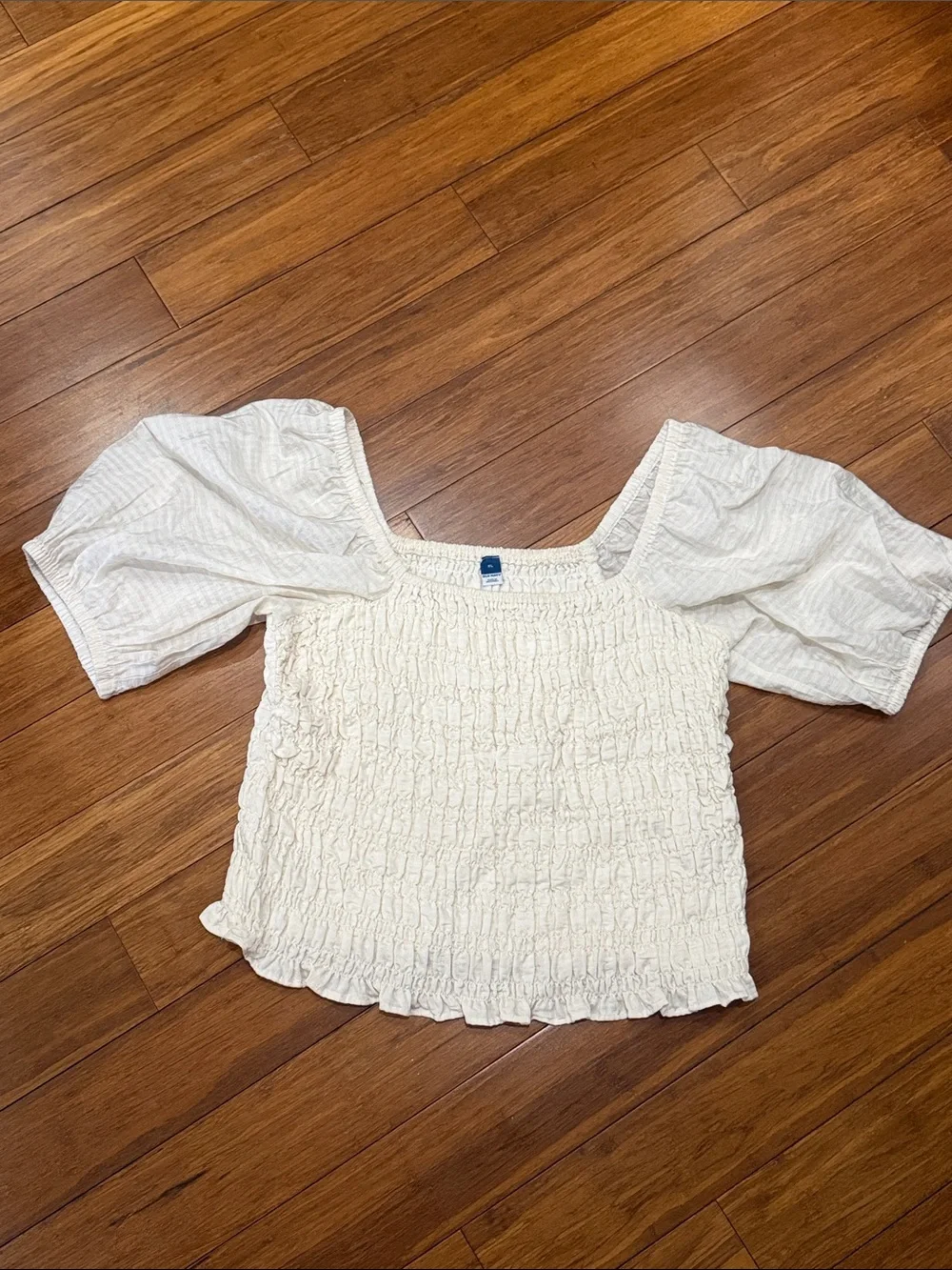 NWOT Old Navy Smocked Puff-Sleeve Women's Top - Cream XL